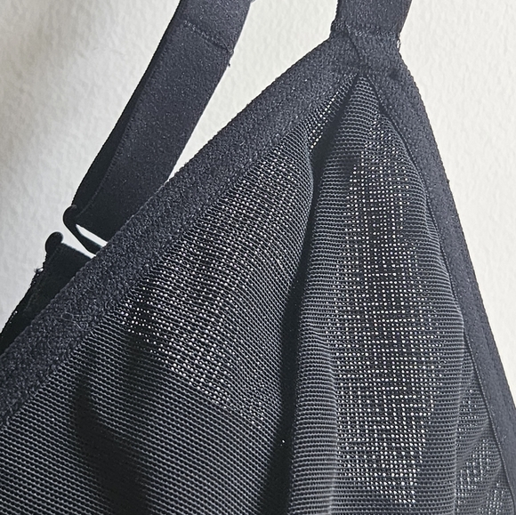 NWOT Old Navy Mesh V-Neck Bralette Top in Women's M - Picture 9 of 14